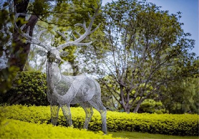 園林景觀鏤空鹿不銹鋼雕塑定制